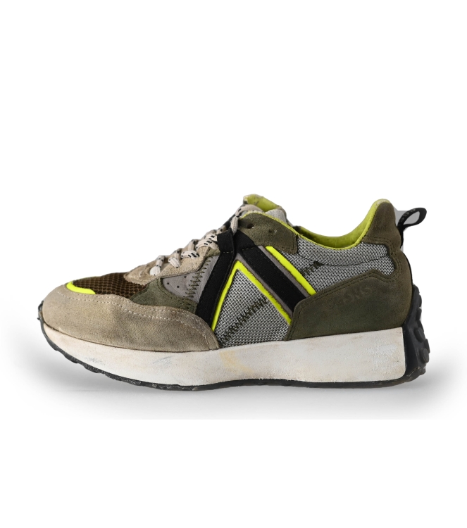 Giga Sneakers