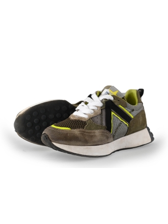 Giga Sneakers