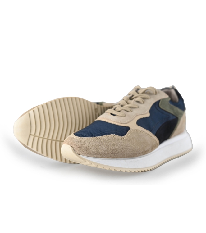 Invinci Sneakers