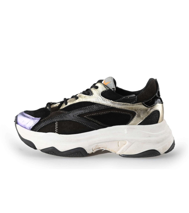 Giga Sneakers