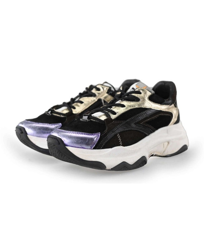 Giga Sneakers