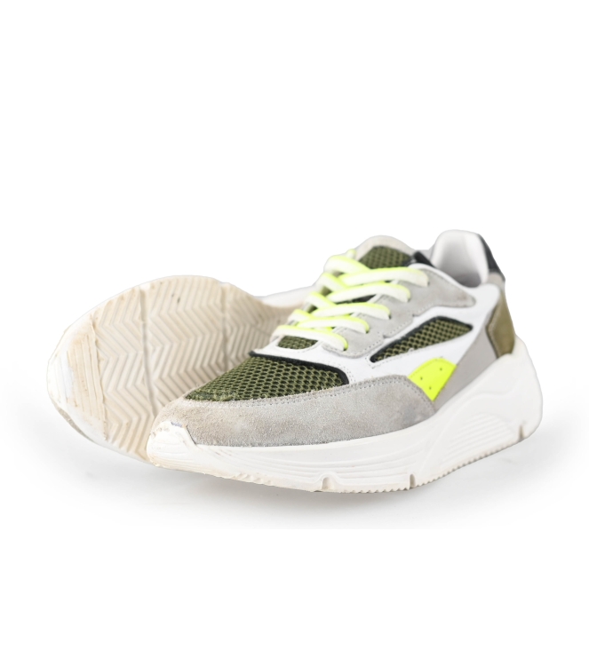 Giga Sneakers