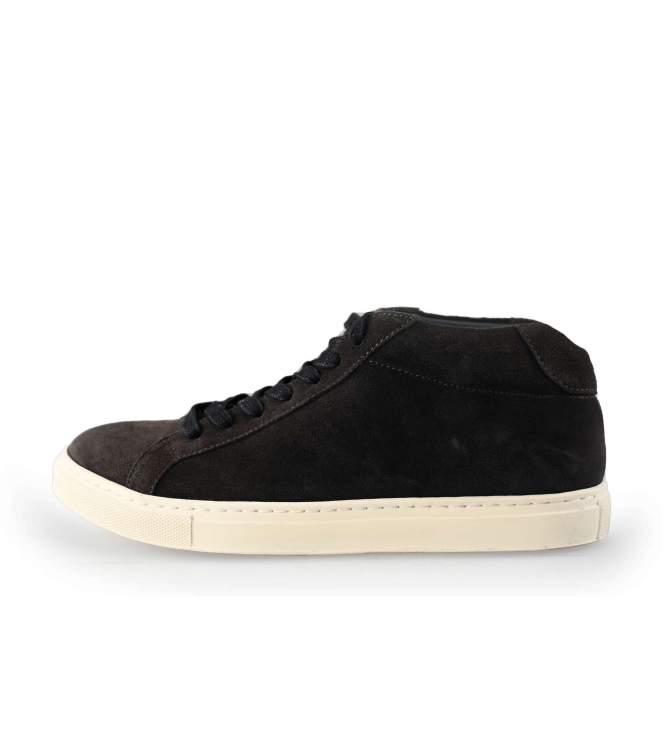 Avenue Sneakers
