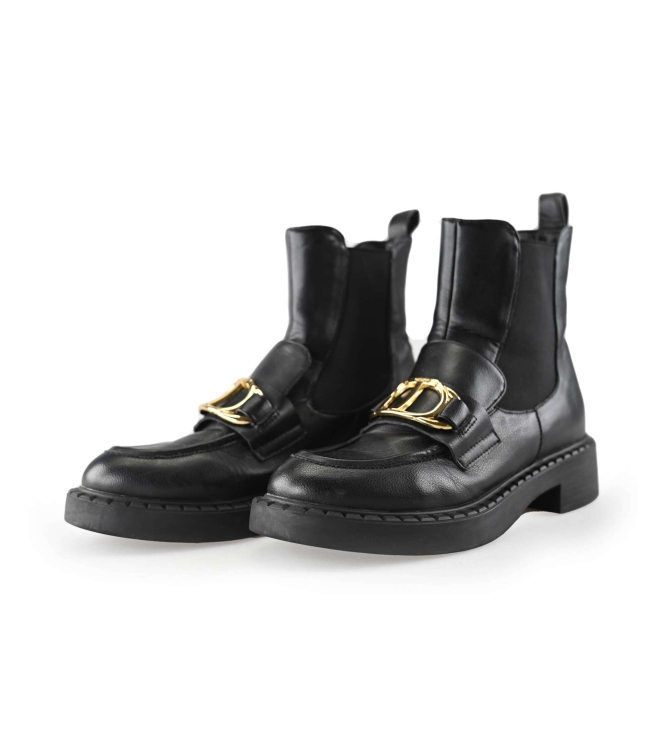 Chelsea boots