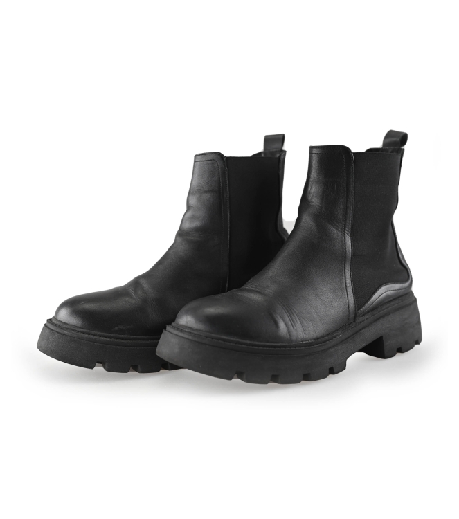 Chelsea boots