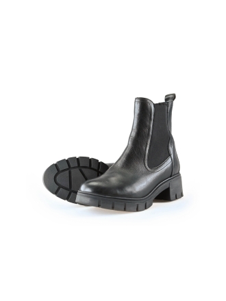 Nelson Chelsea boots