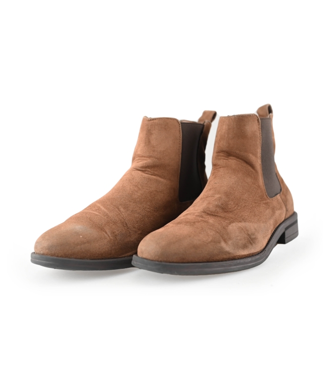 Chelsea boots
