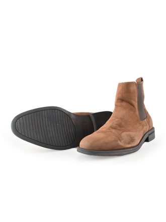 Chelsea boots