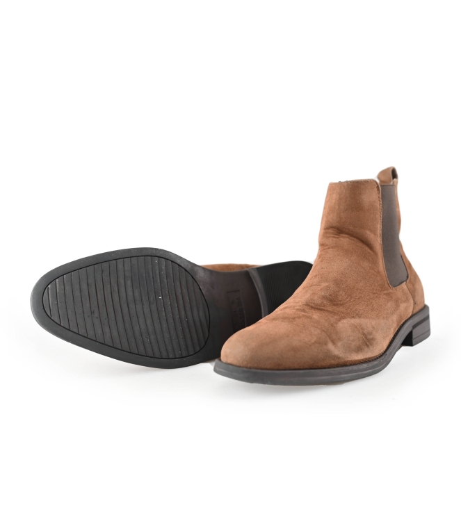 Chelsea boots