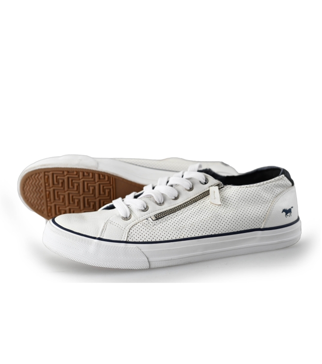 Mustang Sneakers