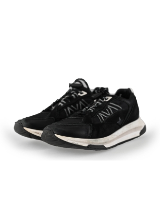 Giga Sneakers
