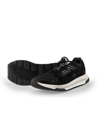 Giga Sneakers
