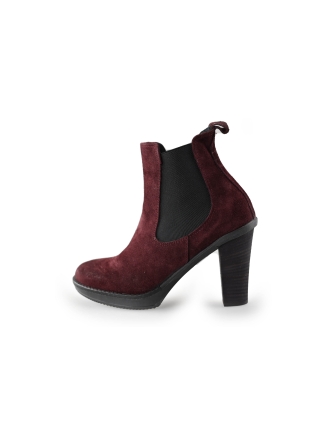 Cypress Chelsea boots