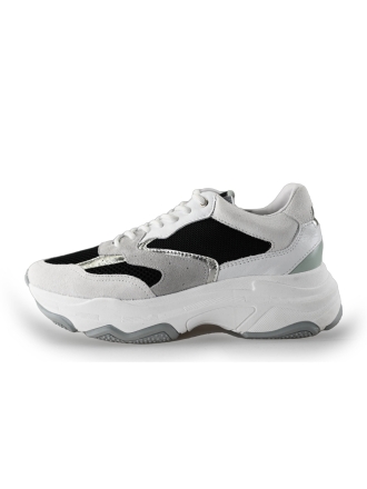 Giga Sneakers