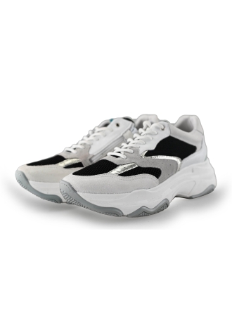 Giga Sneakers