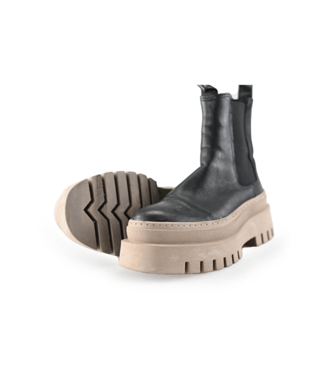 Tamaris Chelsea boots