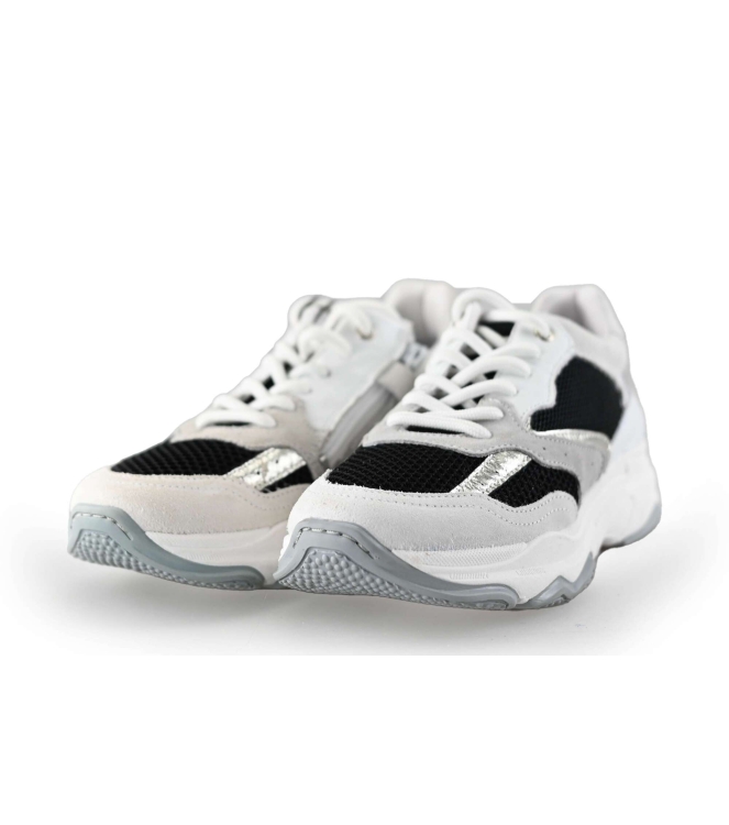 Giga Sneakers