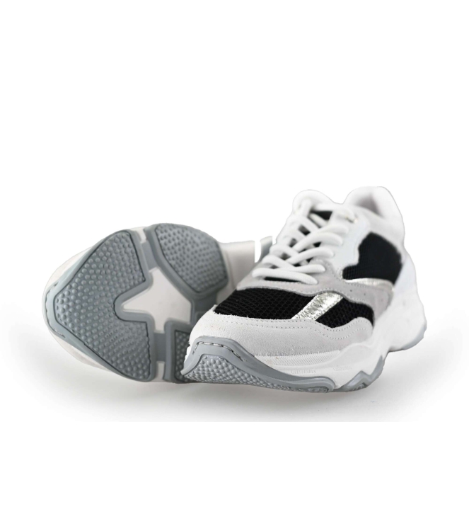 Giga Sneakers