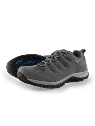 Travelin Sneakers