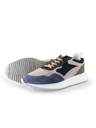 DSTRCT Sneakers