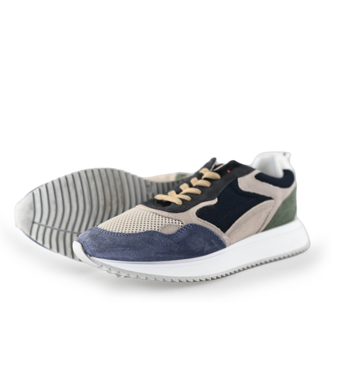DSTRCT Sneakers