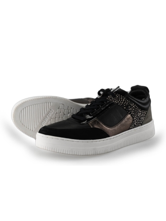Maruti Sneakers