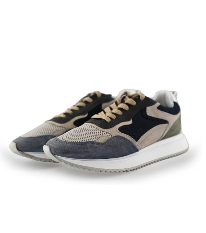 DSTRCT Sneakers