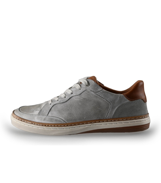 Travelin Sneakers