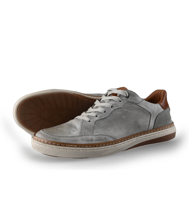 Travelin Sneakers