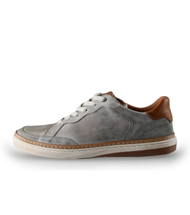 Travelin Sneakers