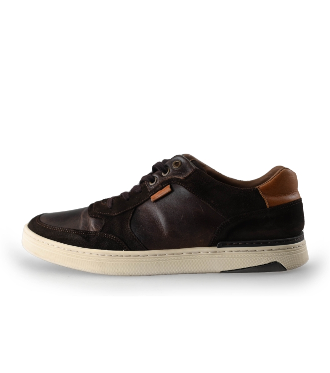 Travelin Sneakers