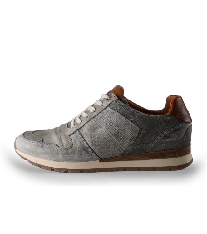 Travelin Sneakers