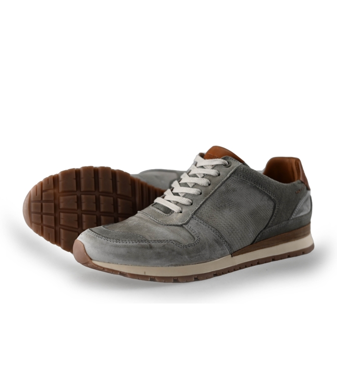 Travelin Sneakers