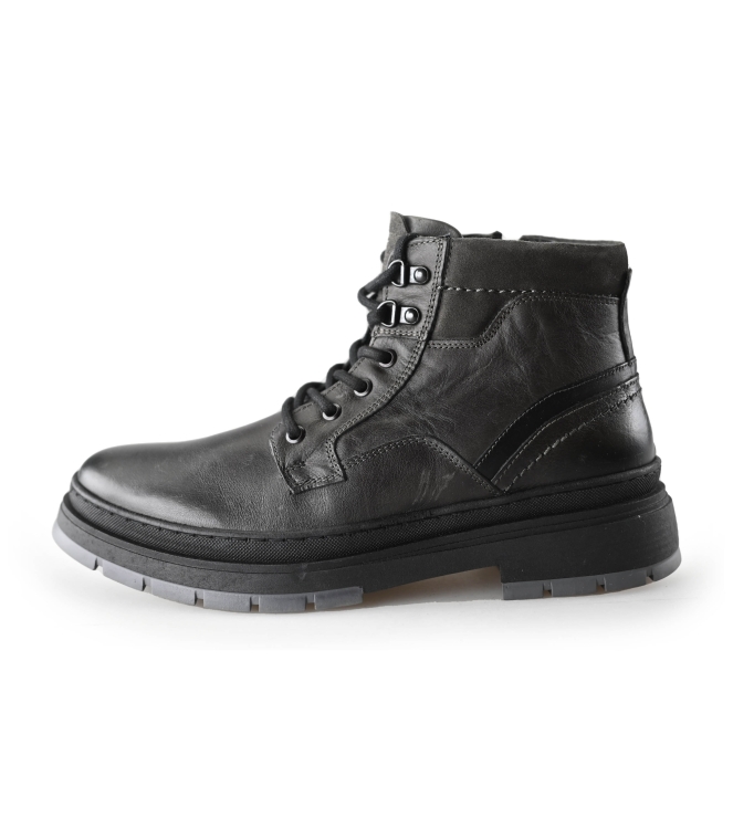 Outfielder Veterboots