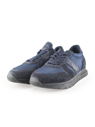 Invinci Sneakers