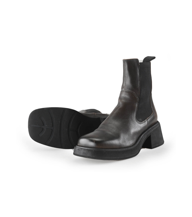 Vagabond Chelsea boots