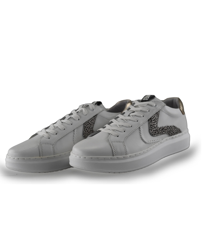 Maruti Sneakers