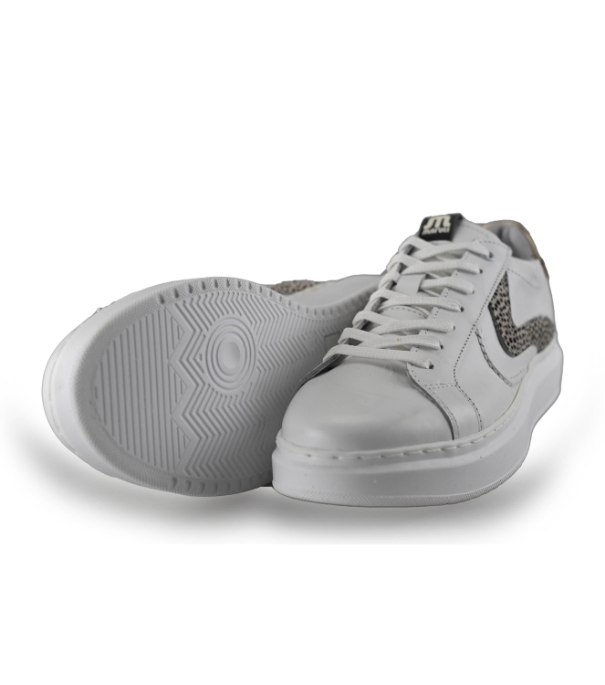Maruti Sneakers