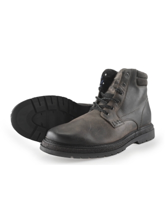 Outfielder Veterboots