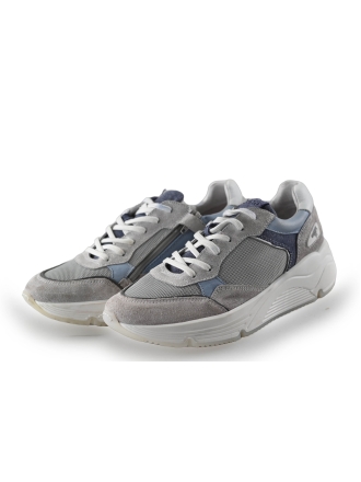 Giga Sneakers