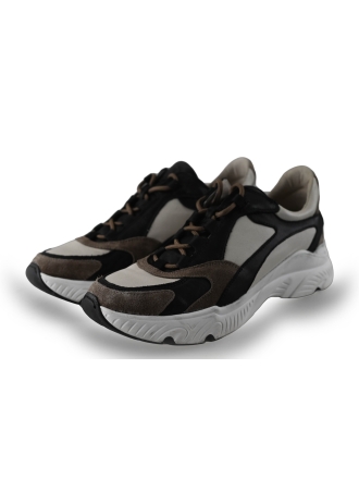 AQA Sneakers