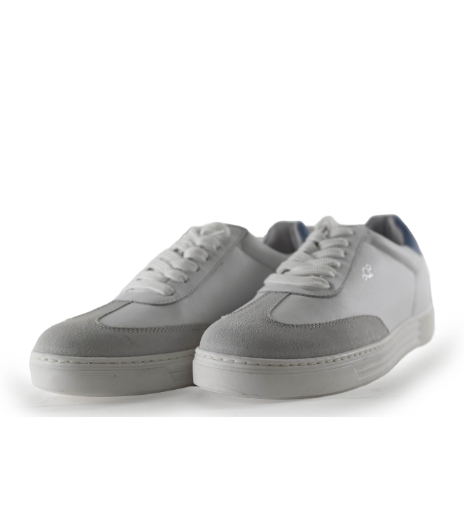 AQA Sneakers