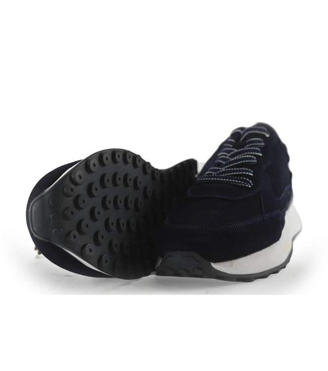Vertice Sneakers
