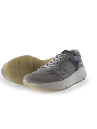 Giga Sneakers