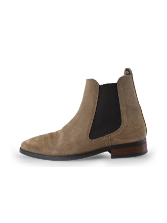 Recall Chelsea boots