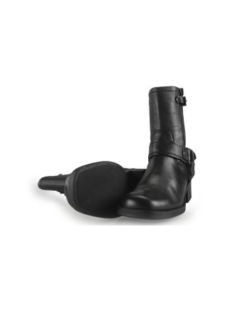 Omoda Boots