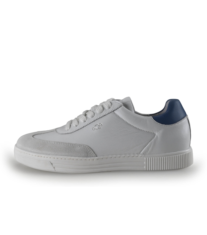 AQA Sneakers