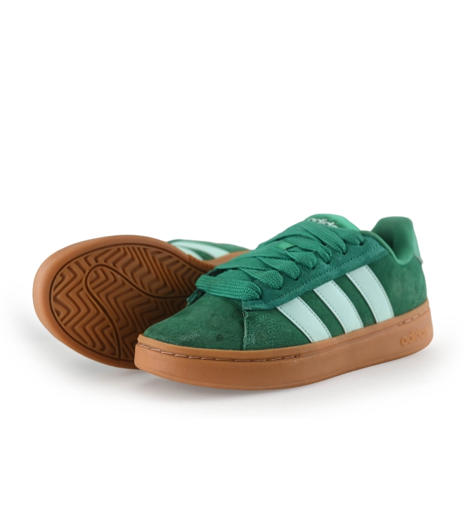 Adidas Sneakers