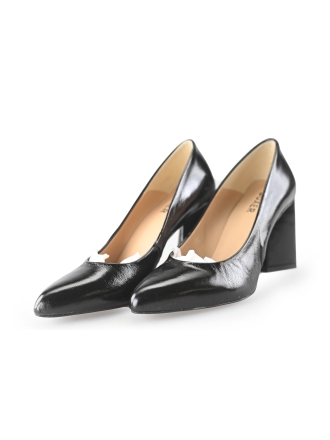 Evita Pumps