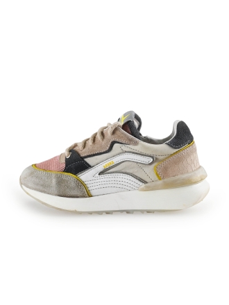 Giga Sneakers